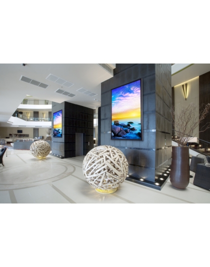 SmartMount® Universal Portrait Flat Wall Mount